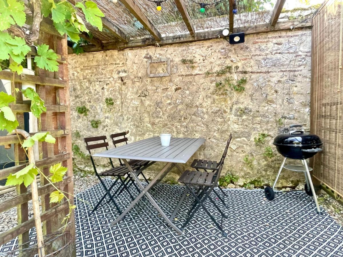 Les Regniers - 2 Gites Voisins Pour Familles Et Groupes Eynesse Exterior photo