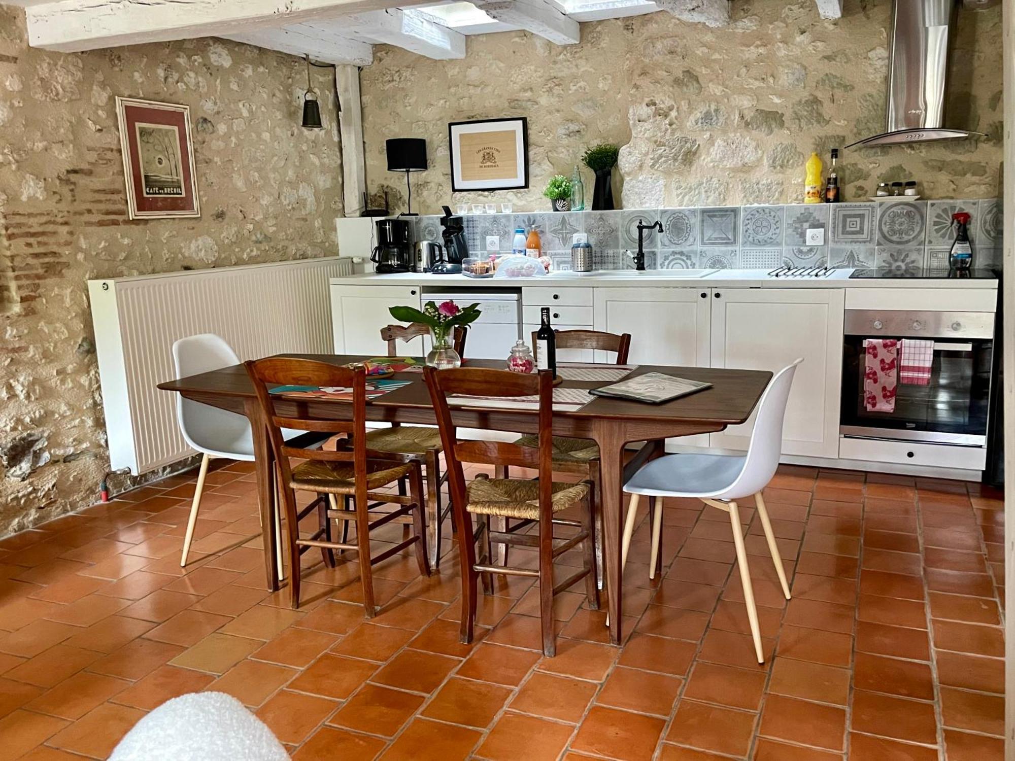 Les Regniers - 2 Gites Voisins Pour Familles Et Groupes Eynesse Exterior photo